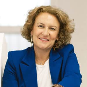 Silvia Bueso, autora de Conversaciones que cierran acuerdos y El arte de pedir para conseguir tus objetivos
